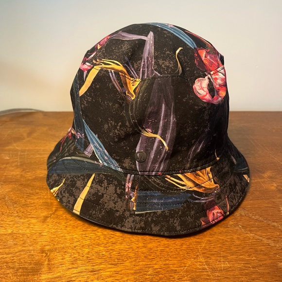 Lululemon tropical Reversible, floral, Boho spring break ready bucket hat - Picture 6 of 7